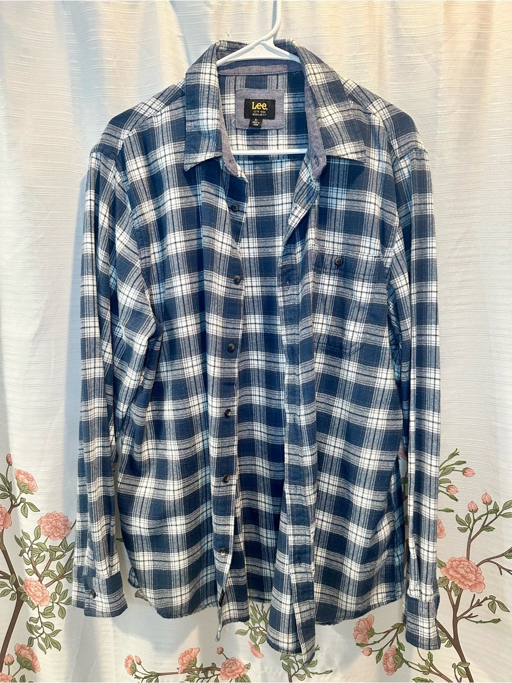 Lee Men's Navy and White Plaid Button-Down Shirt - XL